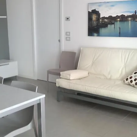 Irene מלון דירות 3*