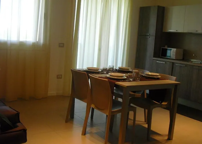 Irene מלון דירות מרקון